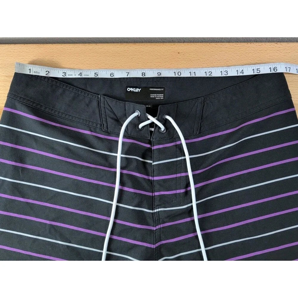 Oakley Board Shorts 33 Mens Black & Purple Back Pocket Swim Trunks